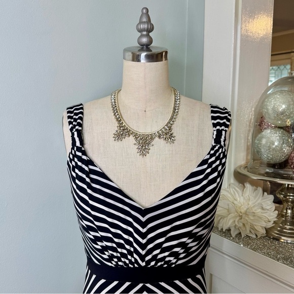 White House Black Market Striped Jersey Maxi Dress XS - Picture 3 of 9